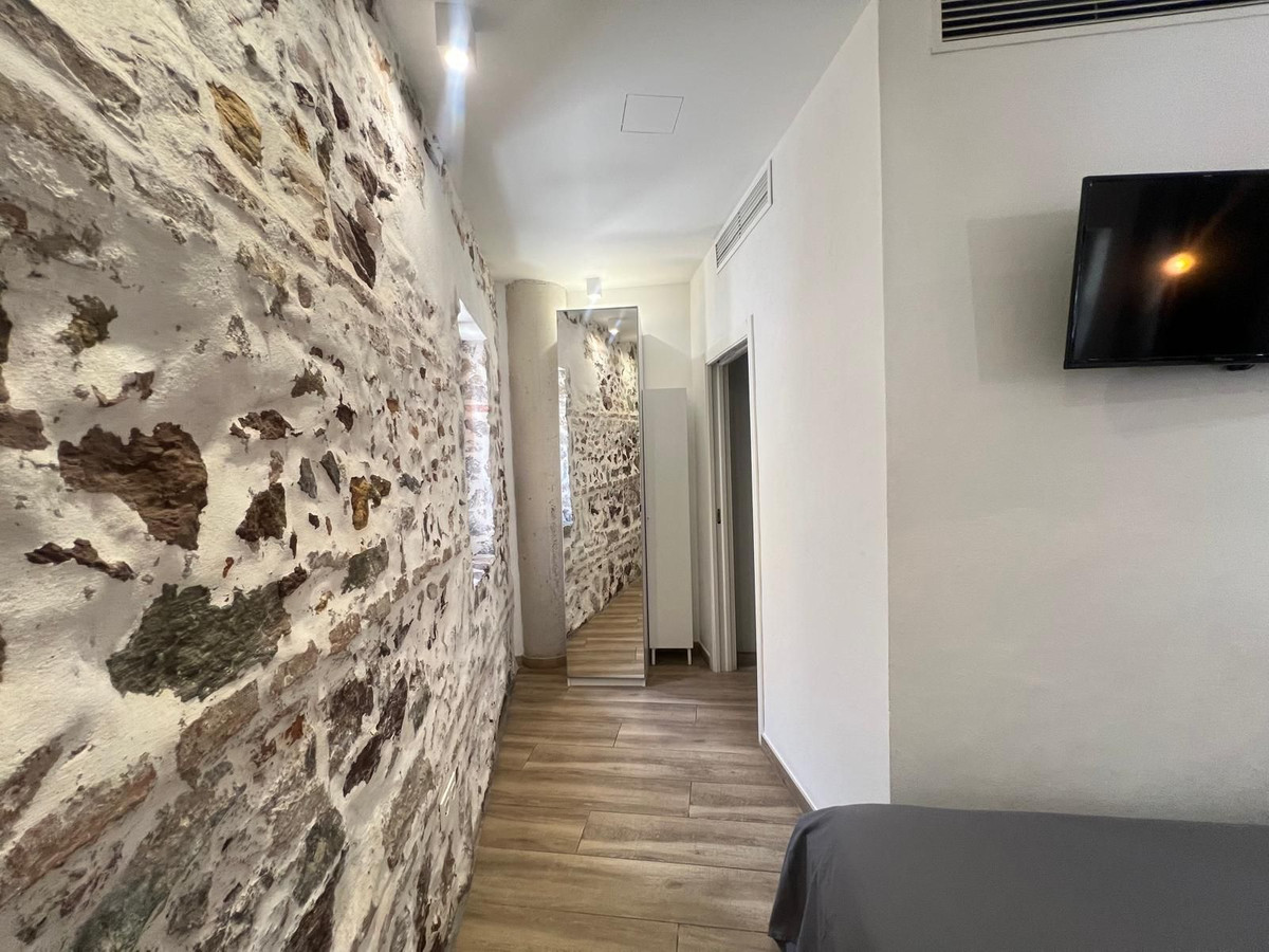 4 Bed Commercial unit for sale in Málaga Costa Del Sol, Málaga, Spain