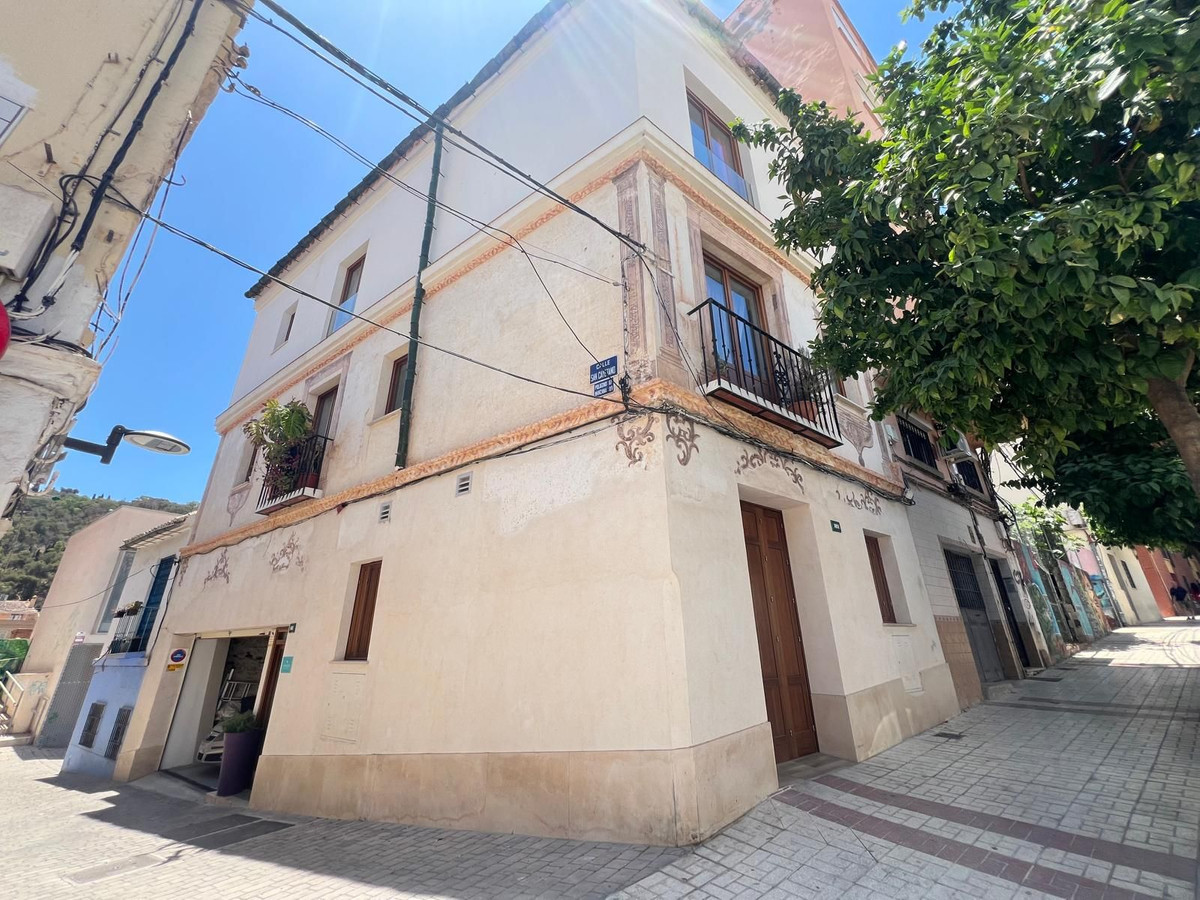 4 Bed Commercial unit for sale in Málaga Costa Del Sol, Málaga, Spain