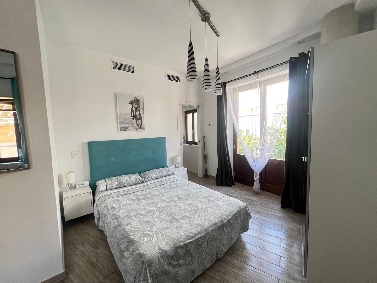 4 Bed Commercial unit for sale in Málaga Costa Del Sol, Málaga, Spain