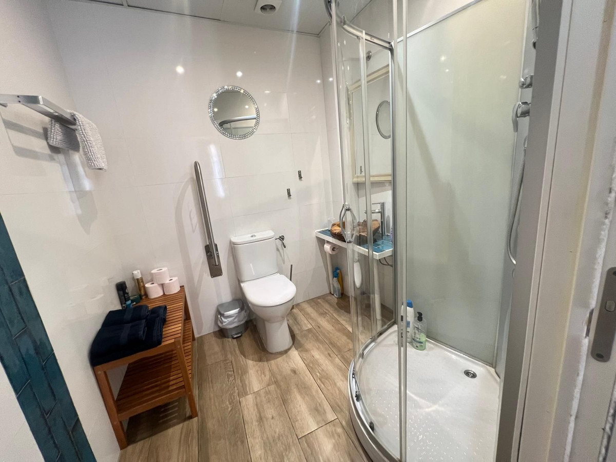 4 Bed Commercial unit for sale in Málaga Costa Del Sol, Málaga, Spain