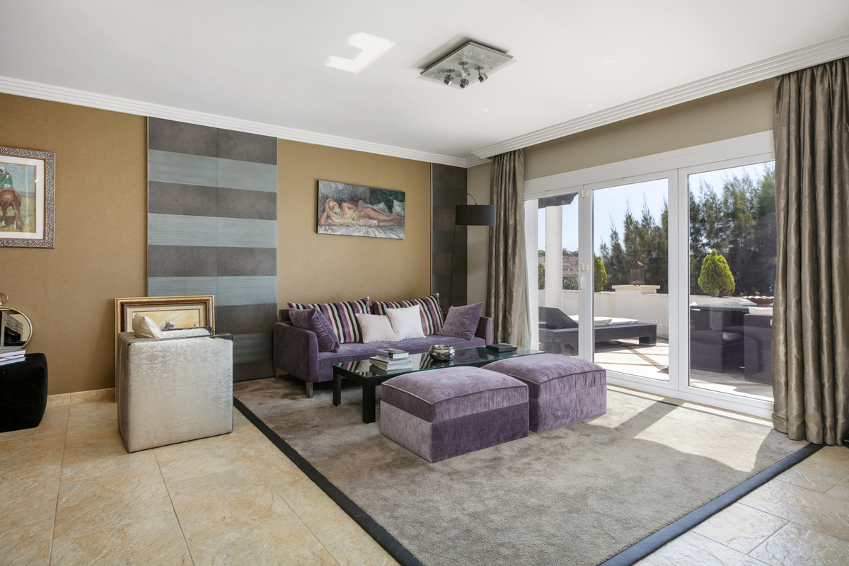 4 Bed Apartment for sale in The Golden Mile Costa Del Sol, Málaga, Spain