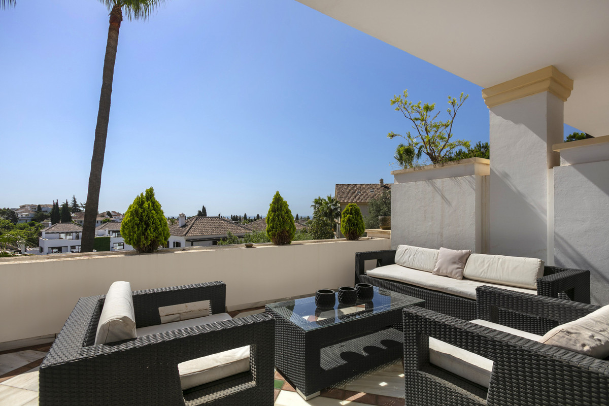 4 Bed Apartment for sale in The Golden Mile Costa Del Sol, Málaga, Spain