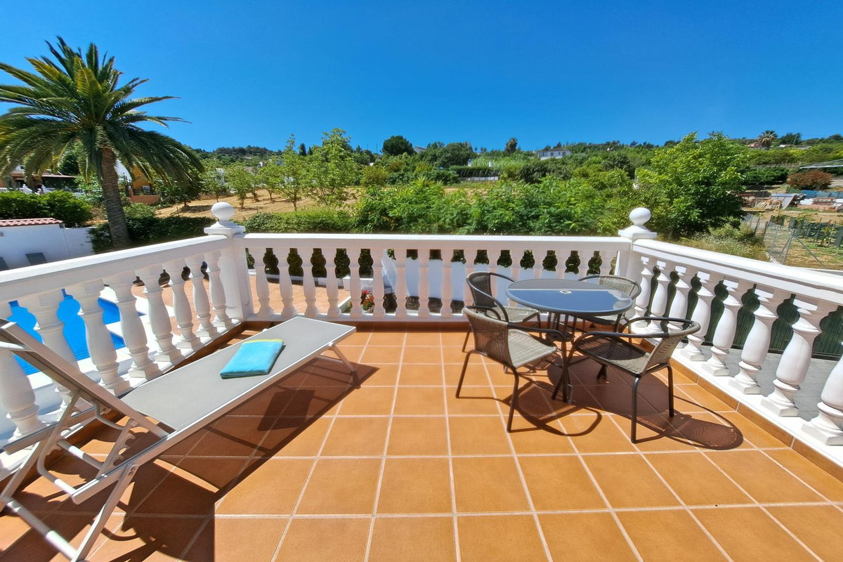 5 Bed Townhouse for sale in Coín Costa Del Sol, Málaga, Spain