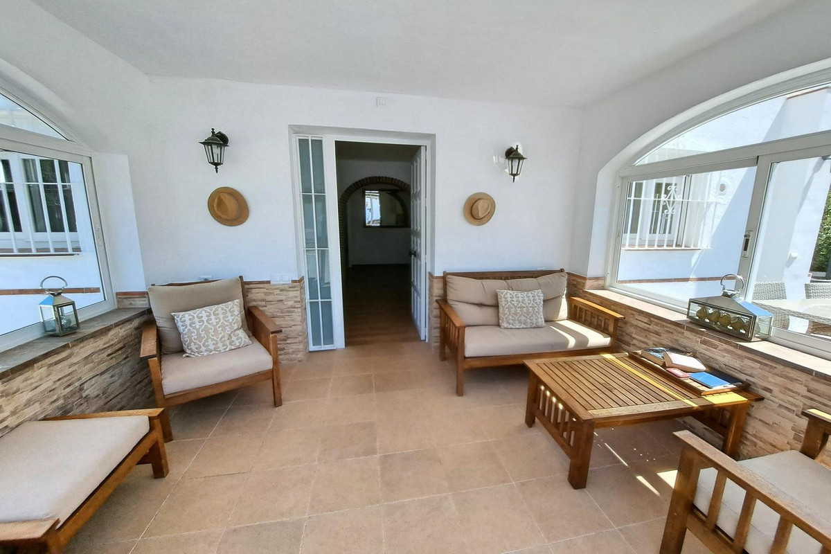 5 Bed Townhouse for sale in Coín Costa Del Sol, Málaga, Spain