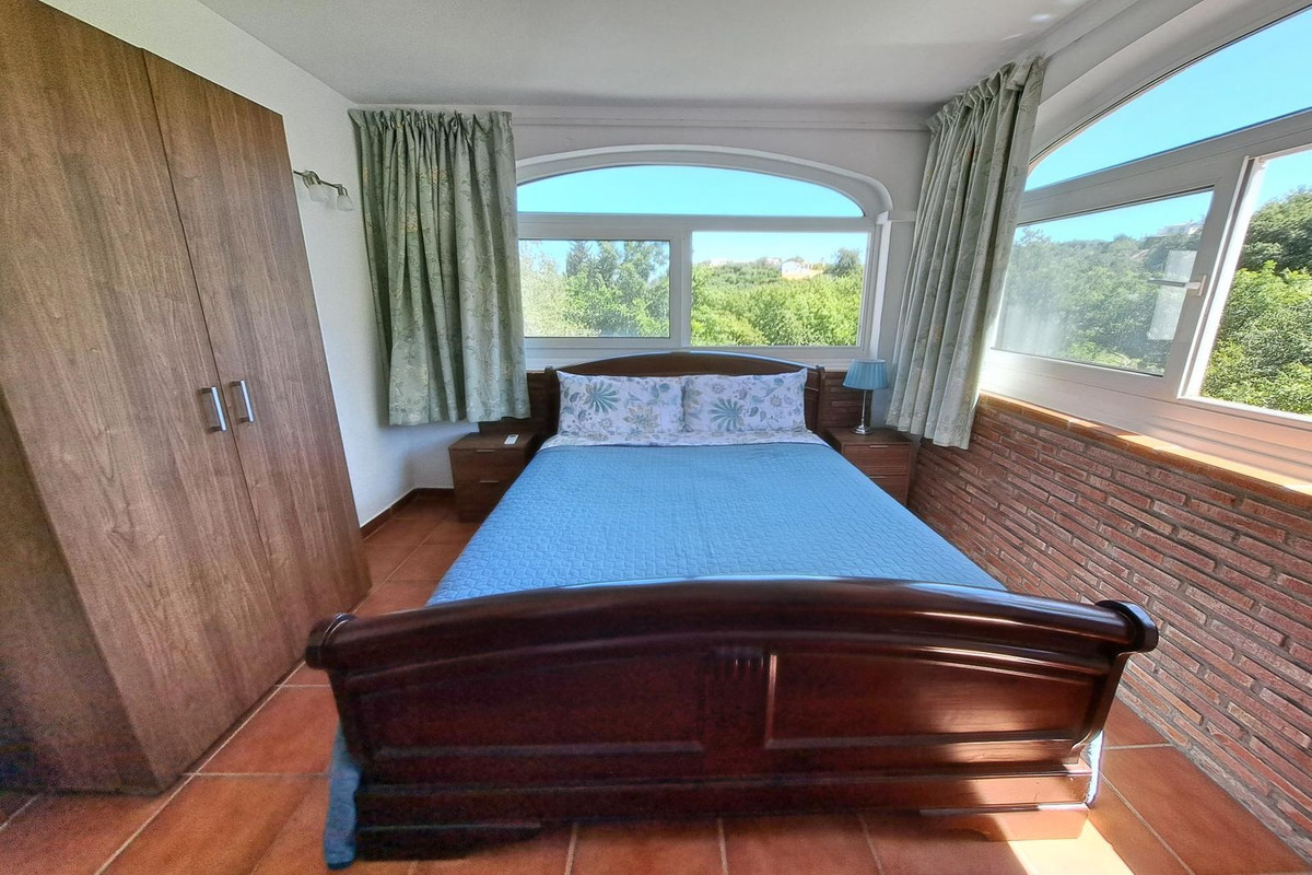 5 Bed Townhouse for sale in Coín Costa Del Sol, Málaga, Spain
