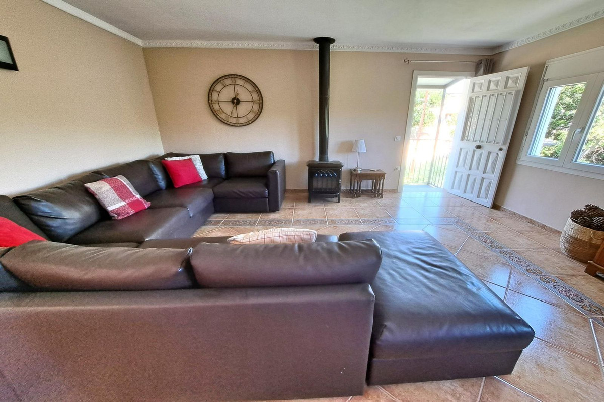 5 Bed Townhouse for sale in Coín Costa Del Sol, Málaga, Spain