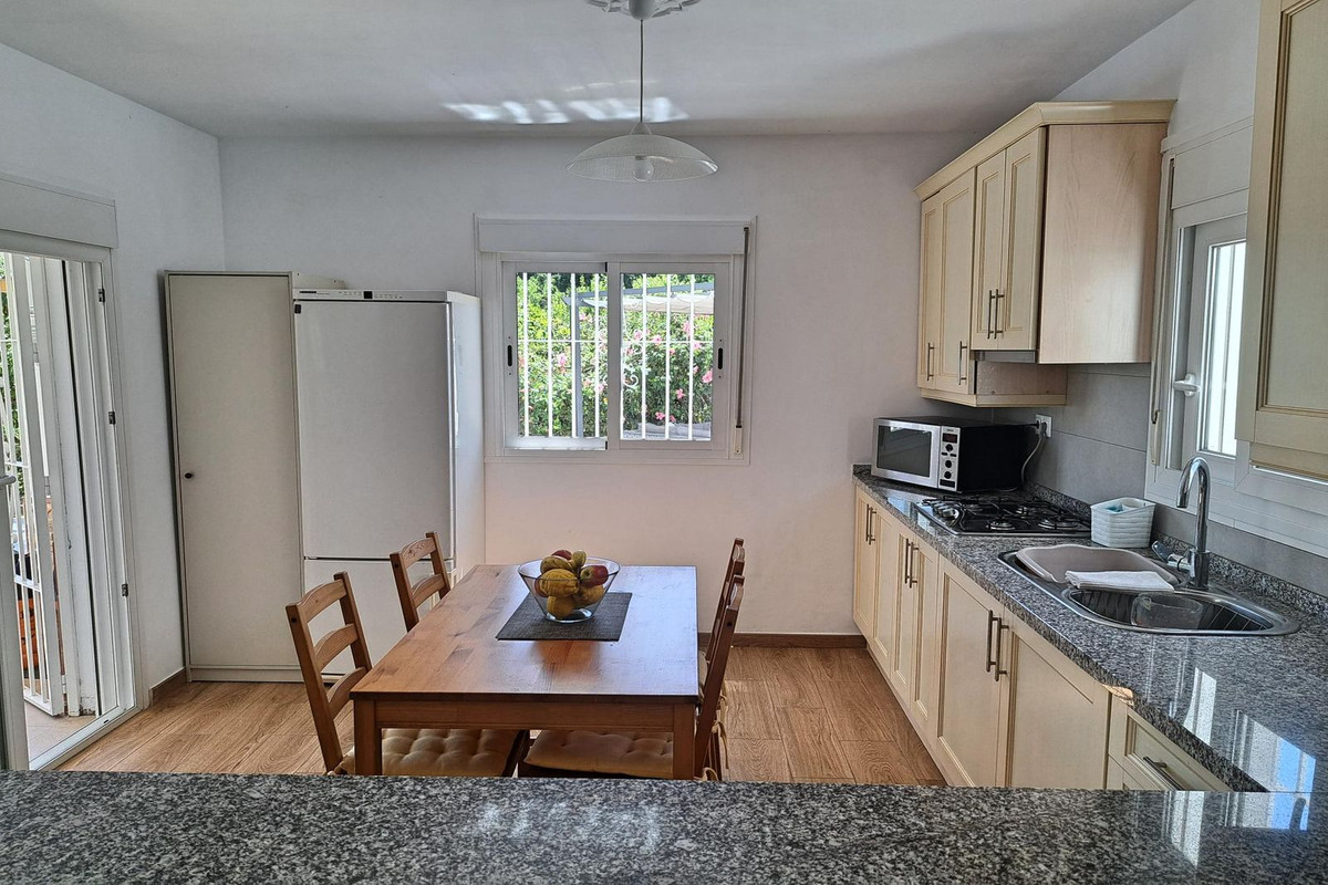 5 Bed Townhouse for sale in Coín Costa Del Sol, Málaga, Spain