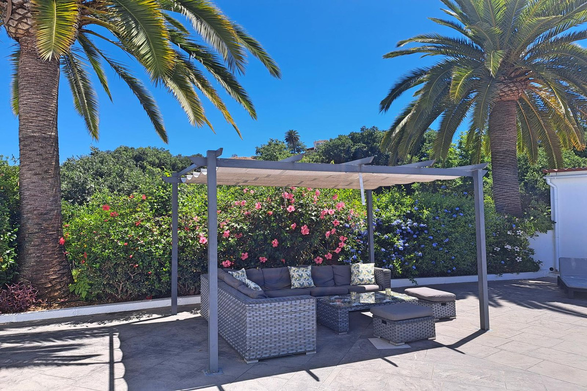 5 Bed Townhouse for sale in Coín Costa Del Sol, Málaga, Spain