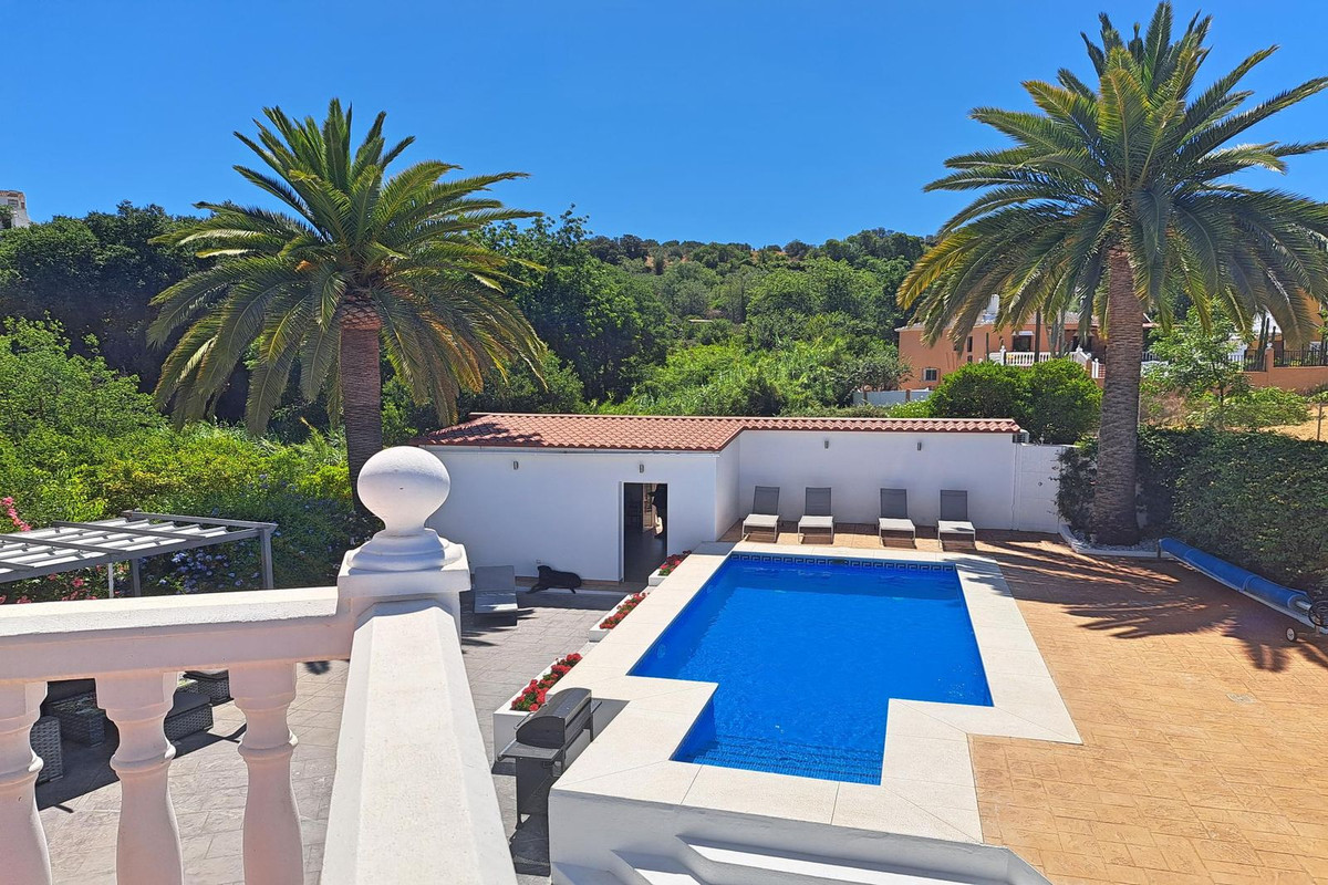 5 Bed Townhouse for sale in Coín Costa Del Sol, Málaga, Spain