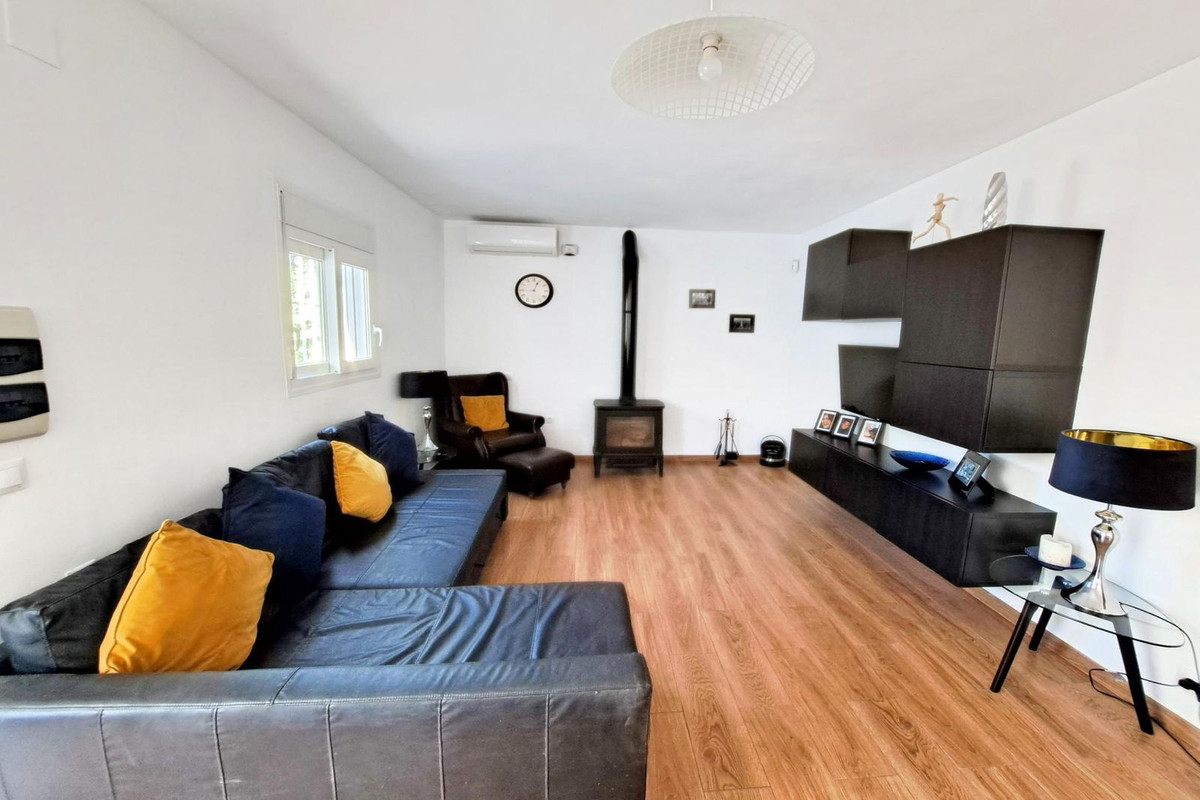 5 Bed Townhouse for sale in Coín Costa Del Sol, Málaga, Spain