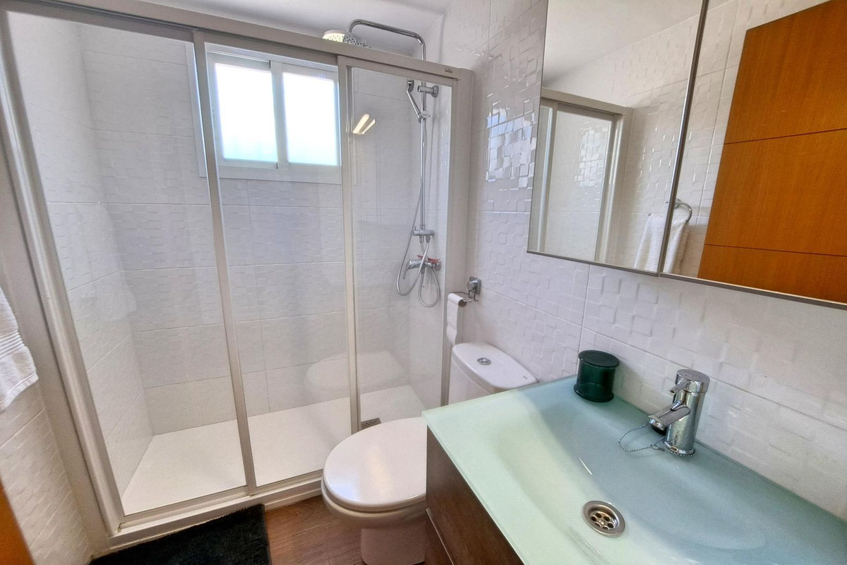 5 Bed Townhouse for sale in Coín Costa Del Sol, Málaga, Spain