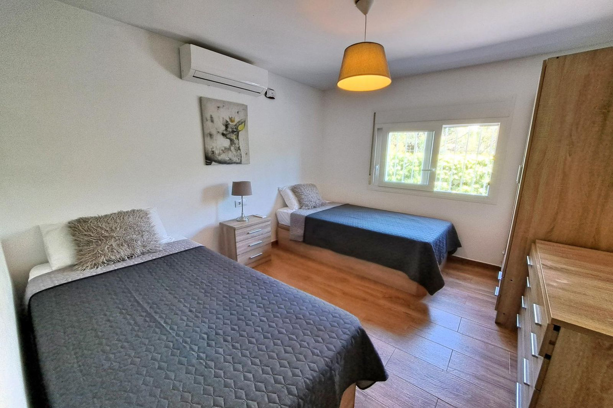 5 Bed Townhouse for sale in Coín Costa Del Sol, Málaga, Spain