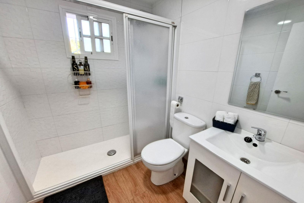 5 Bed Townhouse for sale in Coín Costa Del Sol, Málaga, Spain