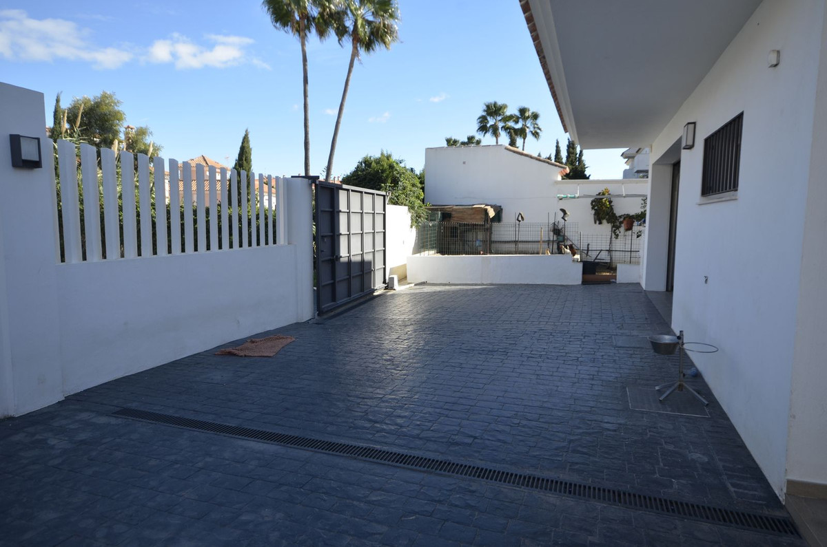4 Bed Townhouse for sale in Manilva Costa Del Sol, Málaga, Spain