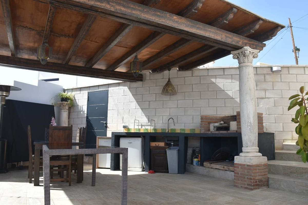 Se vende Villa - Chalet de 3 dormitorios en Costa Del Sol East, Málaga, España