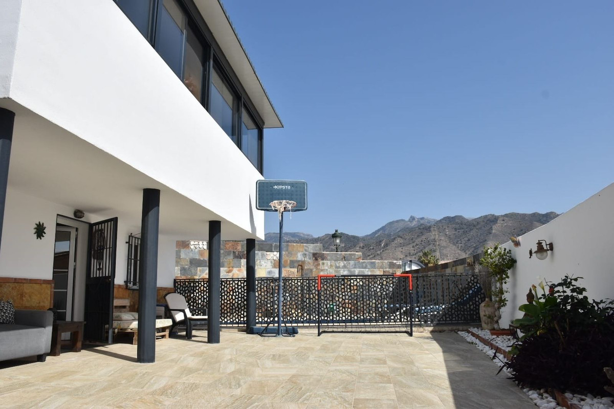 Se vende Villa - Chalet de 3 dormitorios en Costa Del Sol East, Málaga, España