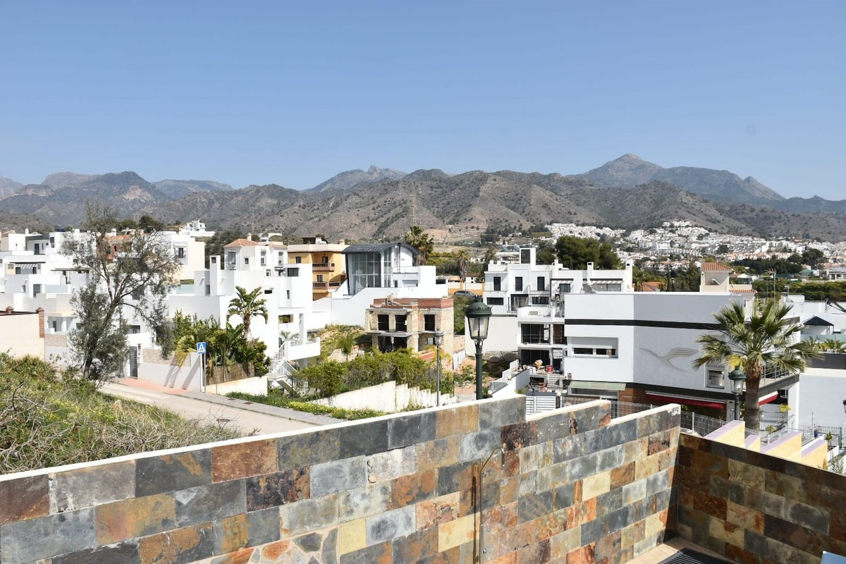 Se vende Villa - Chalet de 3 dormitorios en Costa Del Sol East, Málaga, España