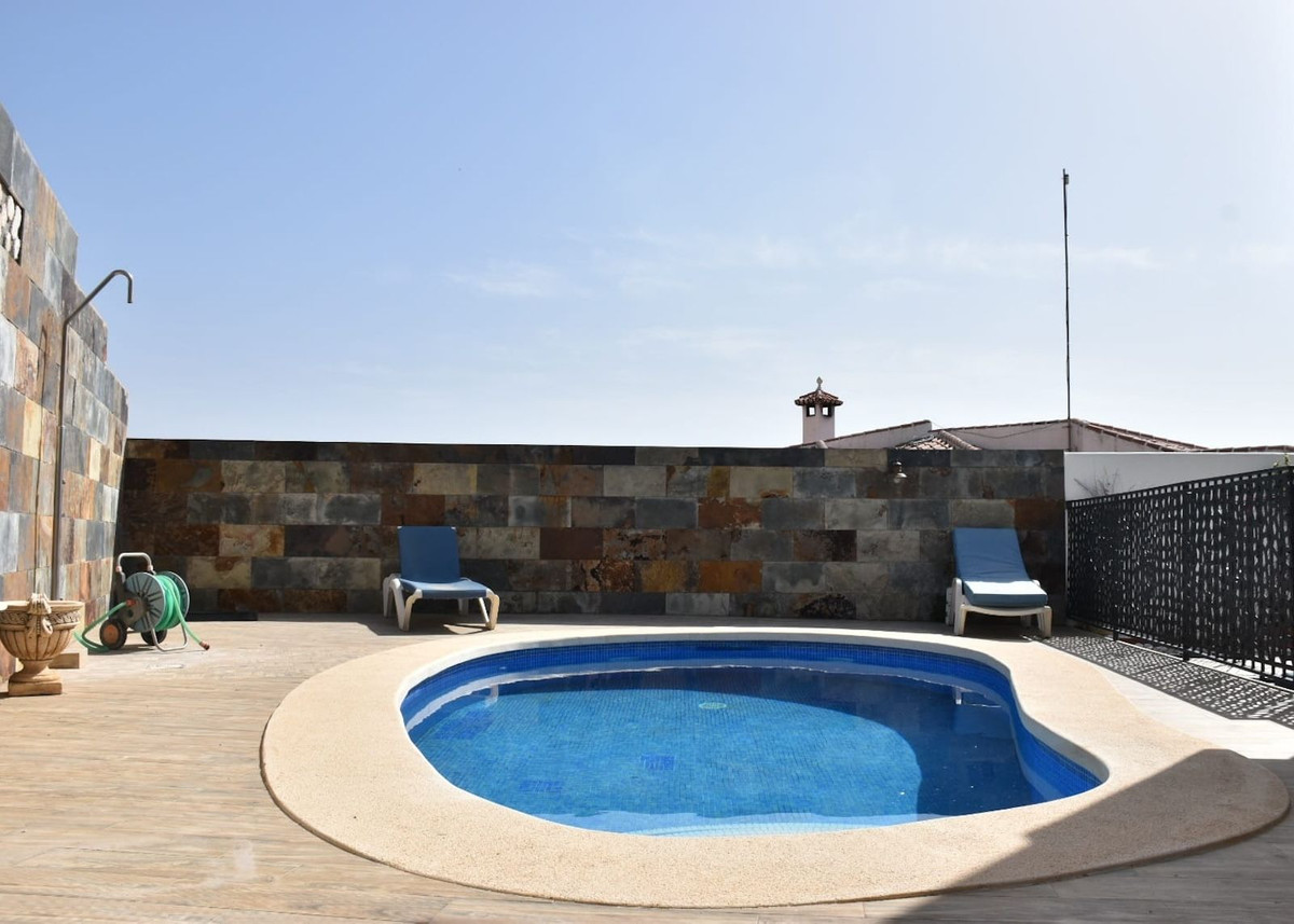 Se vende Villa - Chalet de 3 dormitorios en Costa Del Sol East, Málaga, España
