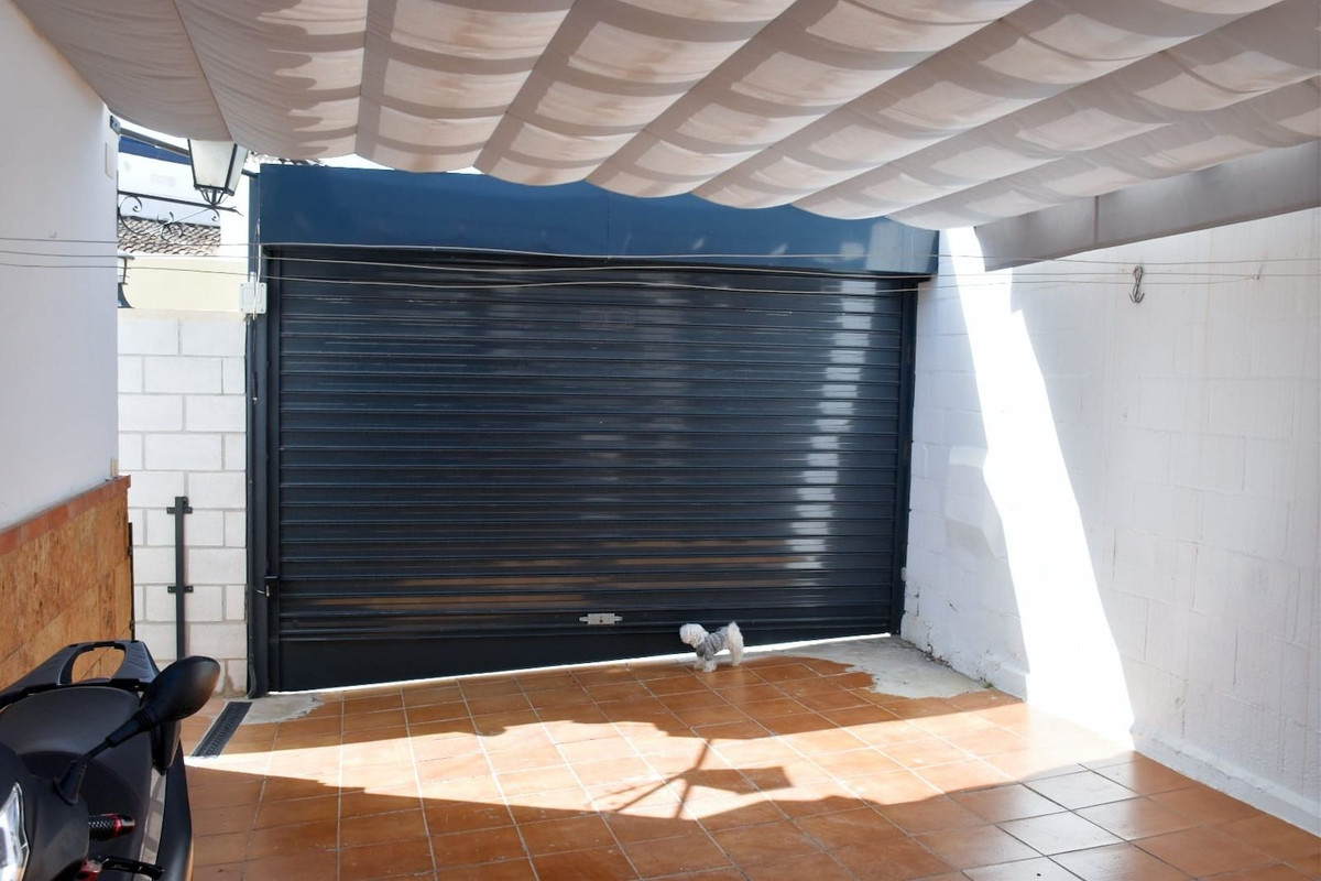 Se vende Villa - Chalet de 3 dormitorios en Costa Del Sol East, Málaga, España