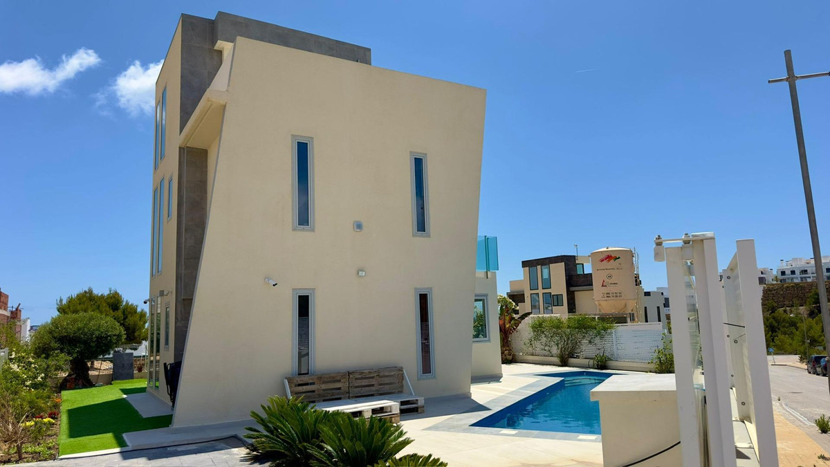 4 Bed Townhouse for sale in Finestrat Costa Blanca, Alicante, Spain
