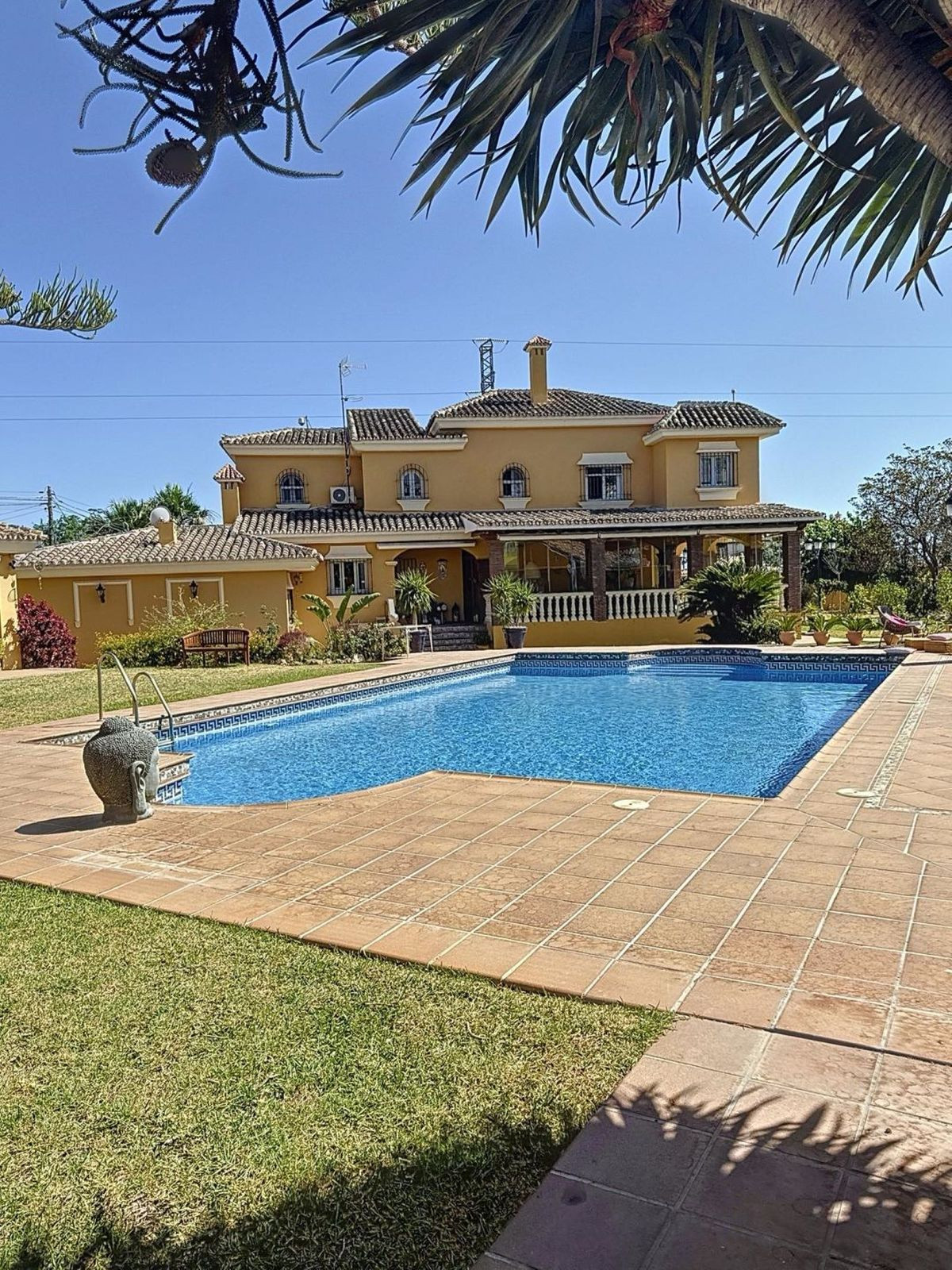 5 Bed Townhouse for sale in Rincón De La Victoria Costa Del Sol East, Málaga, Spain