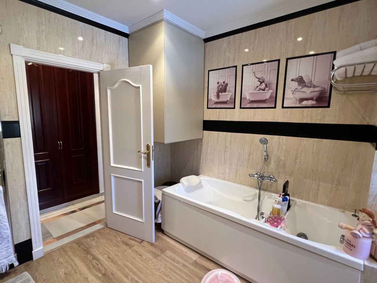5 Bed Townhouse for sale in Rincón De La Victoria Costa Del Sol East, Málaga, Spain
