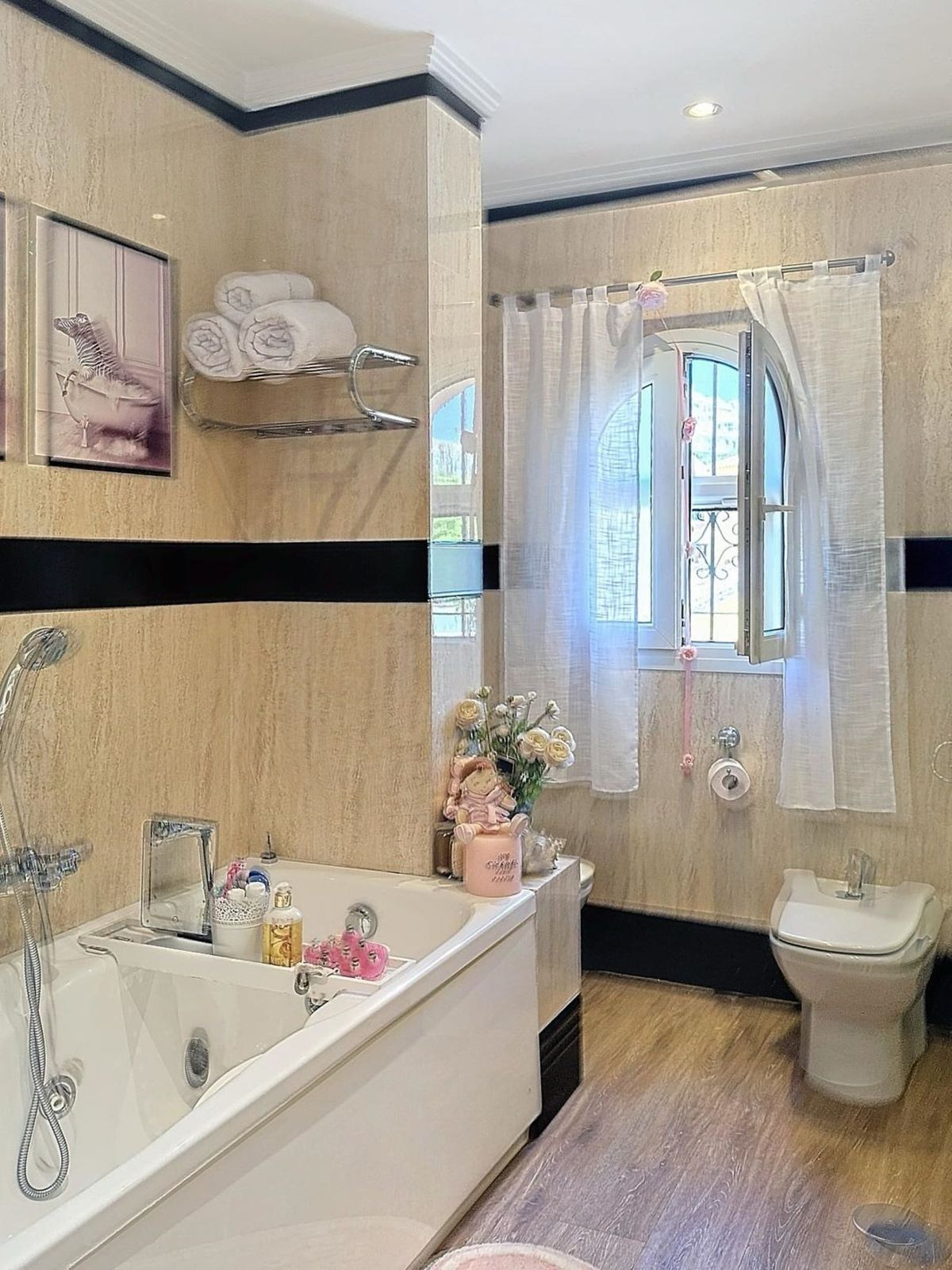5 Bed Townhouse for sale in Rincón De La Victoria Costa Del Sol East, Málaga, Spain