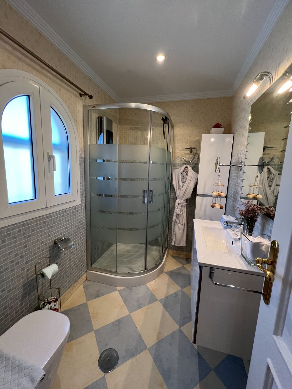 5 Bed Townhouse for sale in Rincón De La Victoria Costa Del Sol East, Málaga, Spain