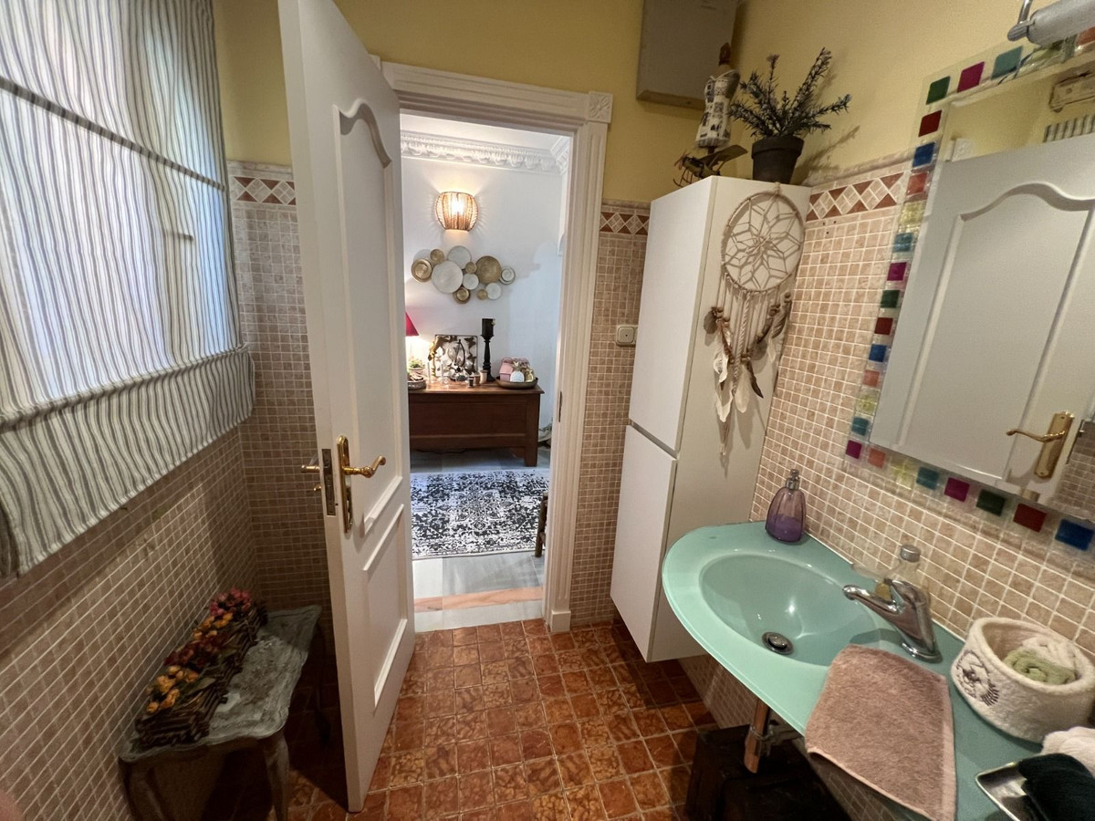 5 Bed Townhouse for sale in Rincón De La Victoria Costa Del Sol East, Málaga, Spain