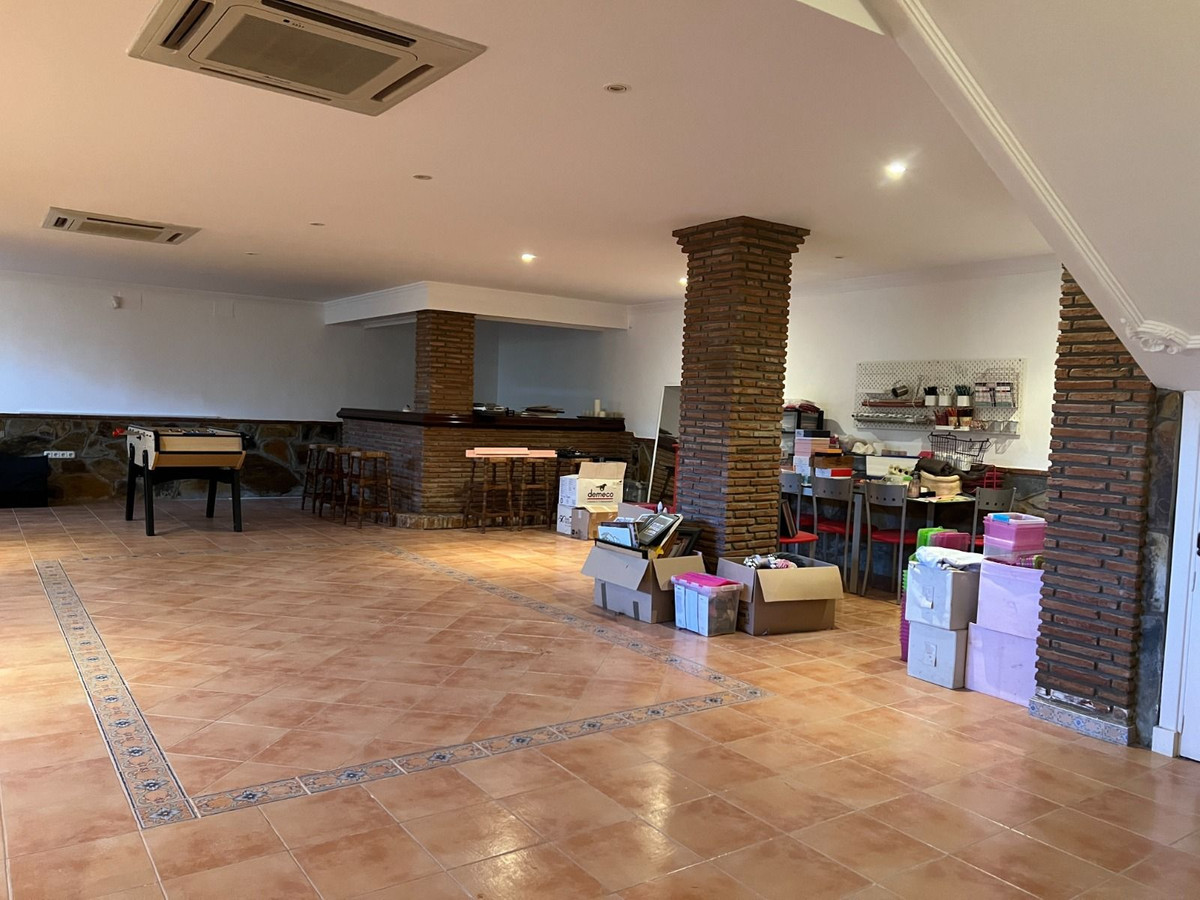 5 Bed Townhouse for sale in Rincón De La Victoria Costa Del Sol East, Málaga, Spain
