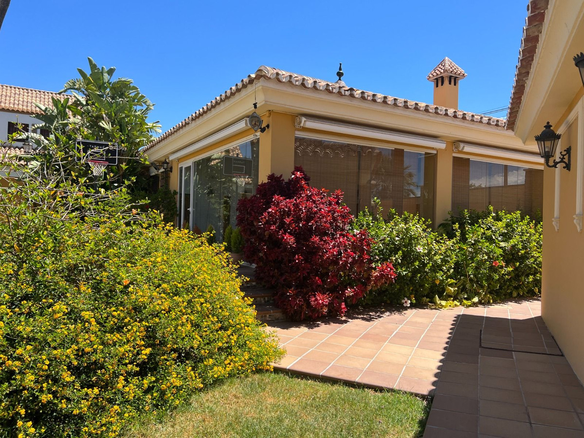 5 Bed Townhouse for sale in Rincón De La Victoria Costa Del Sol East, Málaga, Spain