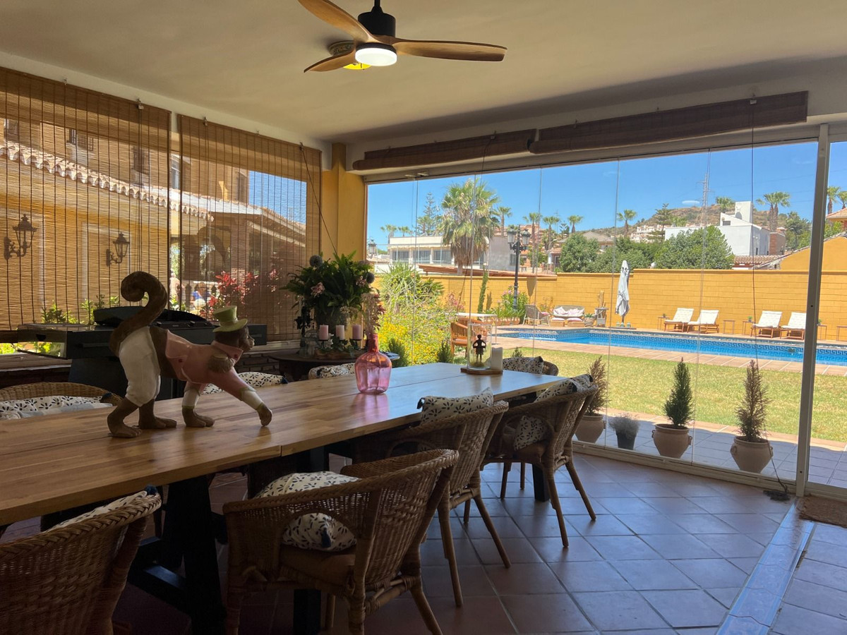 5 Bed Townhouse for sale in Rincón De La Victoria Costa Del Sol East, Málaga, Spain