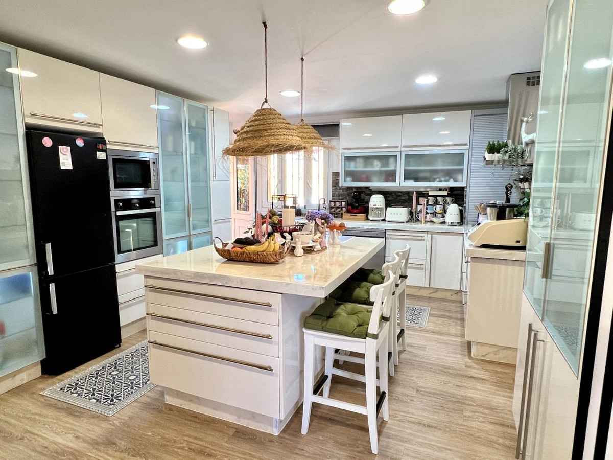 5 Bed Townhouse for sale in Rincón De La Victoria Costa Del Sol East, Málaga, Spain