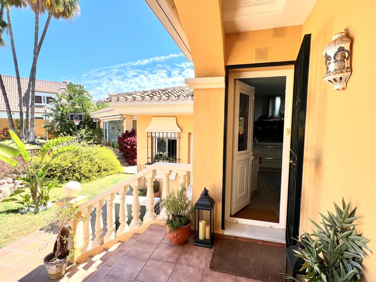 5 Bed Townhouse for sale in Rincón De La Victoria Costa Del Sol East, Málaga, Spain