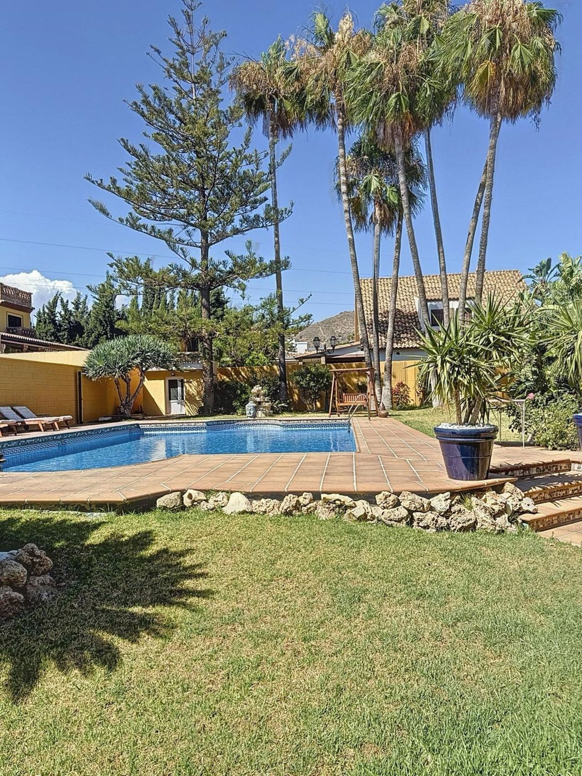 5 Bed Townhouse for sale in Rincón De La Victoria Costa Del Sol East, Málaga, Spain