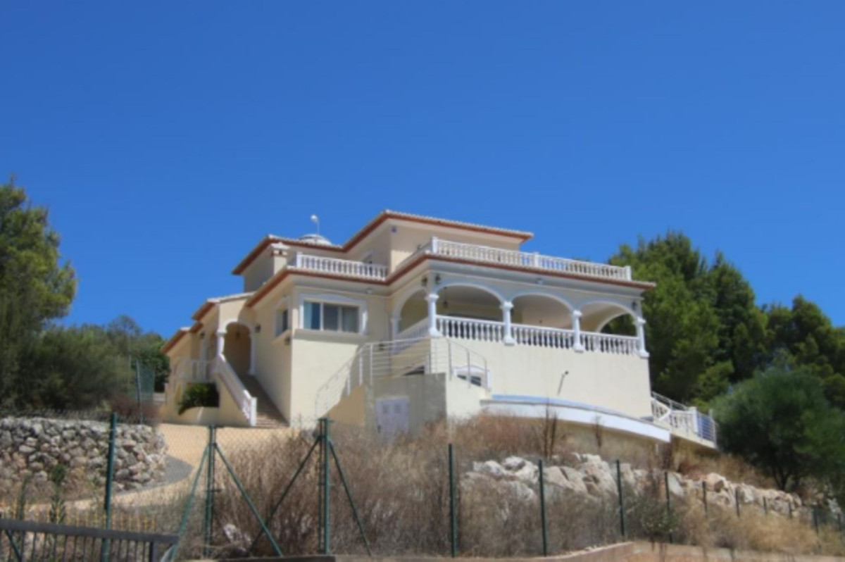 4 Bed Townhouse for sale in Javea Costa Blanca, Alicante, Spain