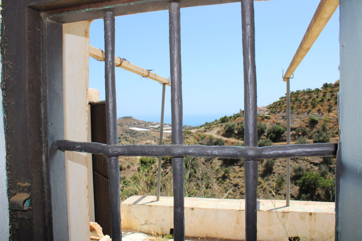 Se vende Finca - Cortijo de 2 dormitorios en Costa Del Sol East, Málaga, España