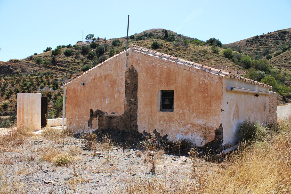 Se vende Finca - Cortijo de 2 dormitorios en Costa Del Sol East, Málaga, España