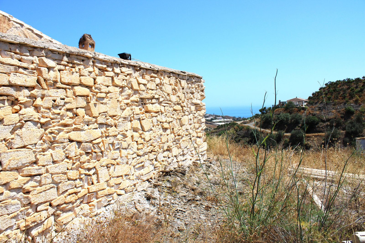 Se vende Finca - Cortijo de 2 dormitorios en Costa Del Sol East, Málaga, España