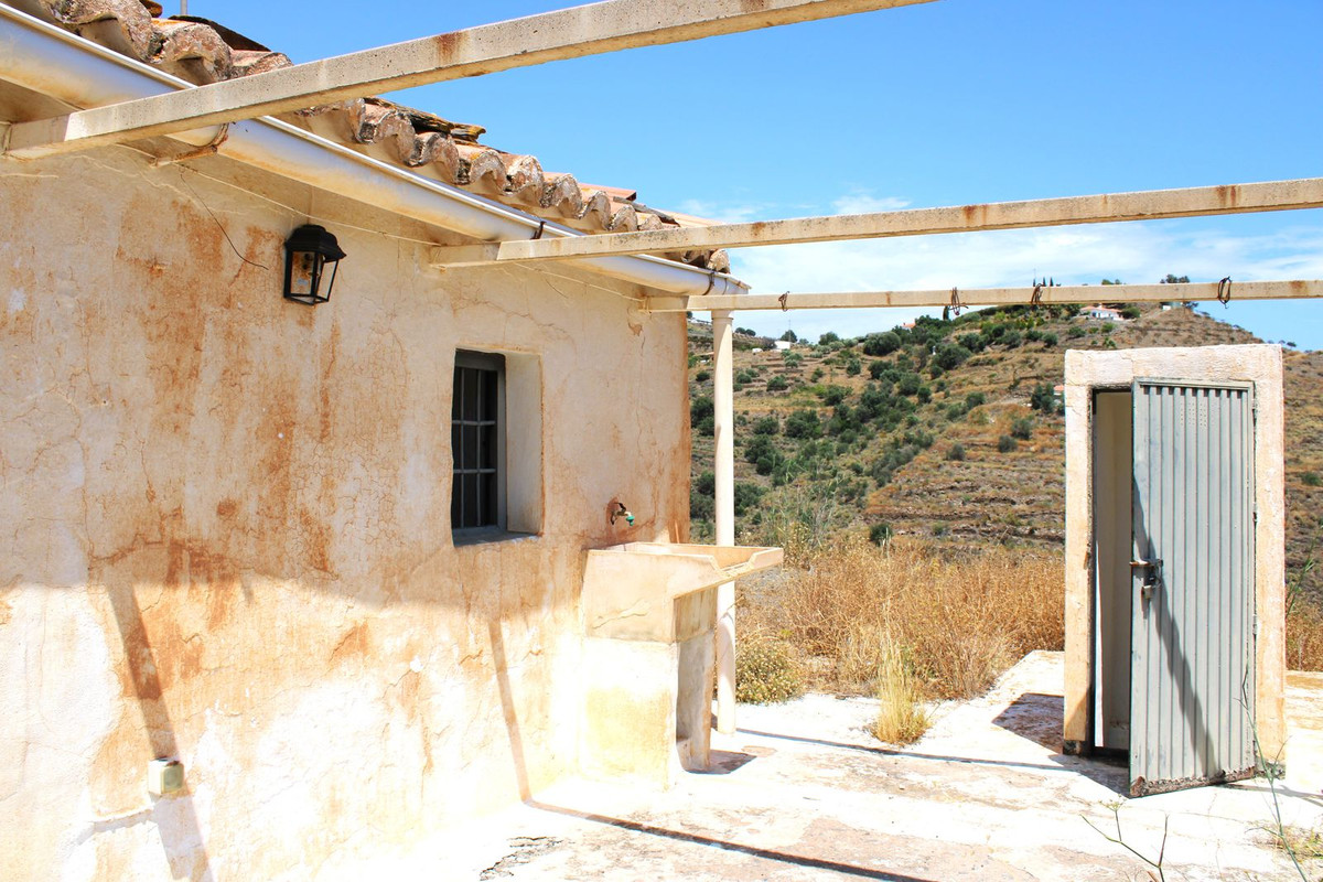 Se vende Finca - Cortijo de 2 dormitorios en Costa Del Sol East, Málaga, España