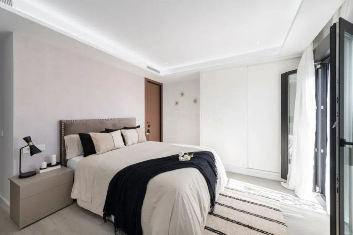 3 Bed Apartment for sale in Puerto Banús Costa Del Sol, Málaga, Spain