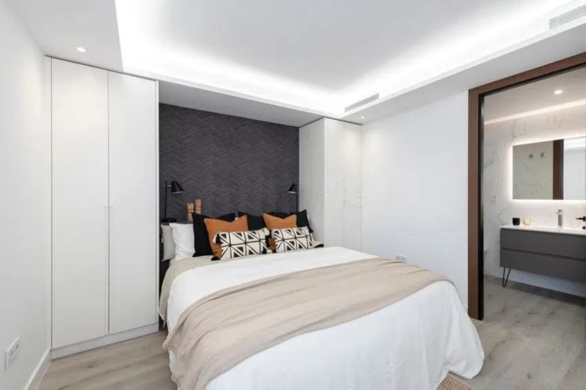 3 Bed Apartment for sale in Puerto Banús Costa Del Sol, Málaga, Spain
