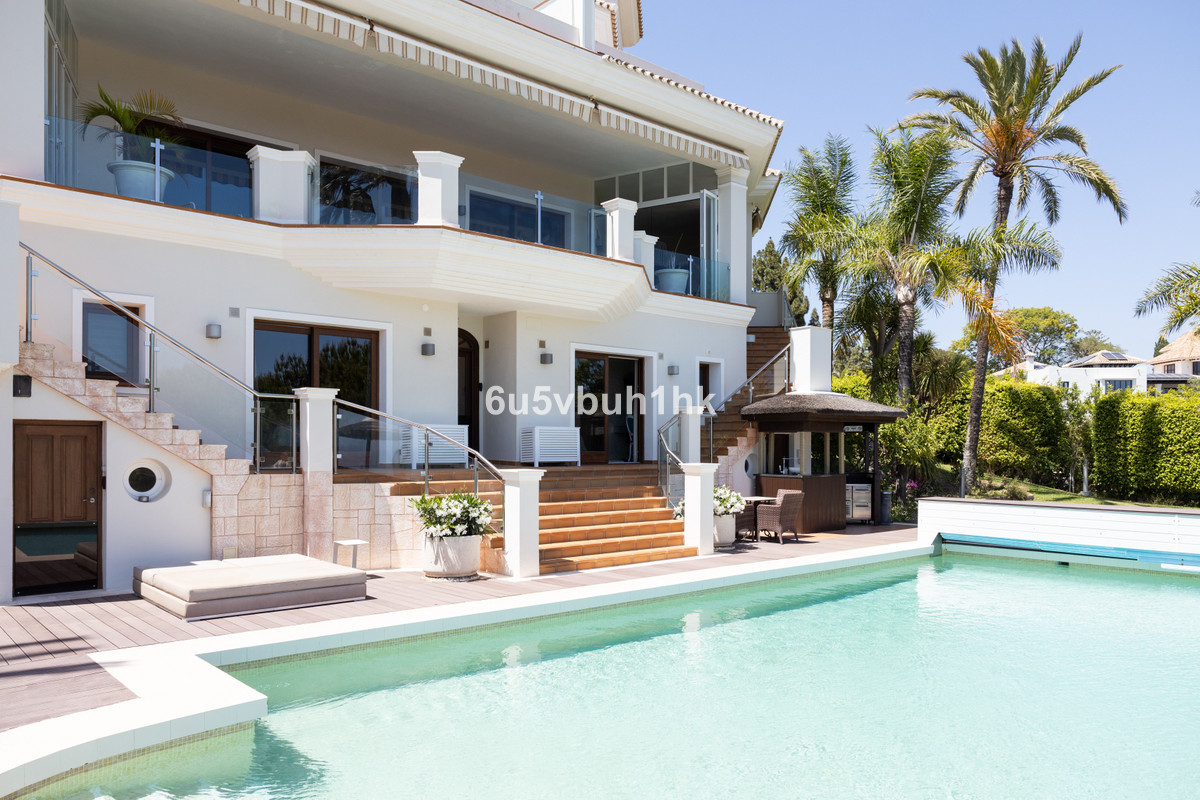 Se vende Villa - Chalet de 7 dormitorios en Costa Del Sol, Málaga, España