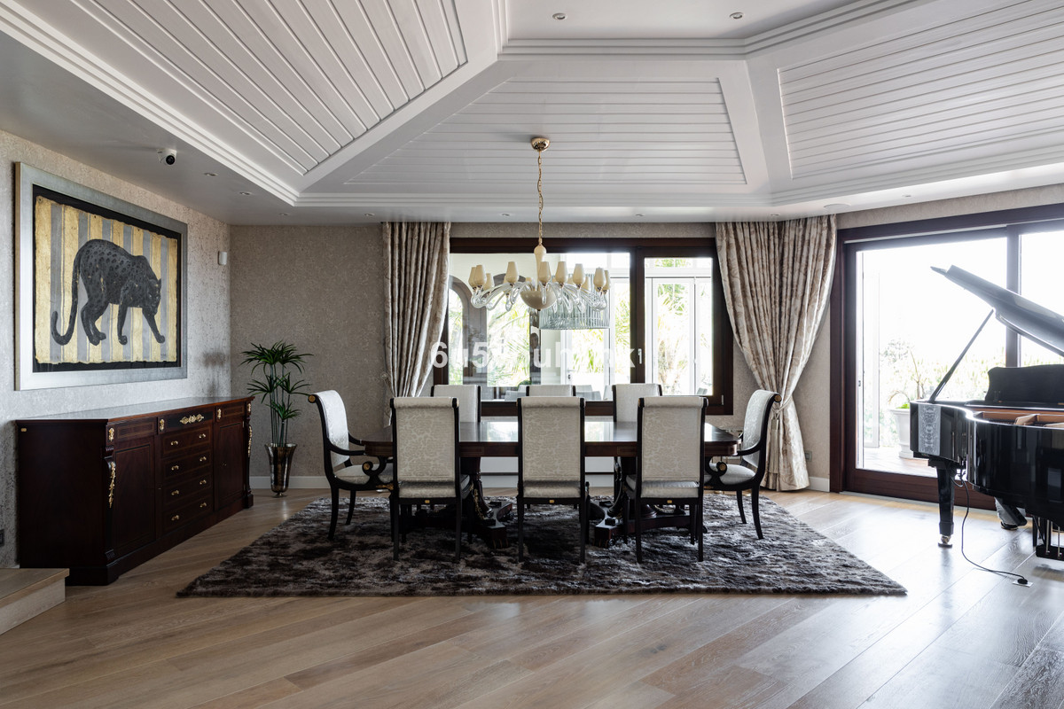 Se vende Villa - Chalet de 7 dormitorios en Costa Del Sol, Málaga, España