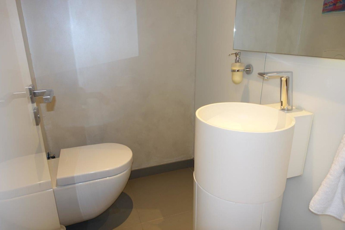 Commercial unit for sale in Puerto Banús Costa Del Sol, Málaga, Spain