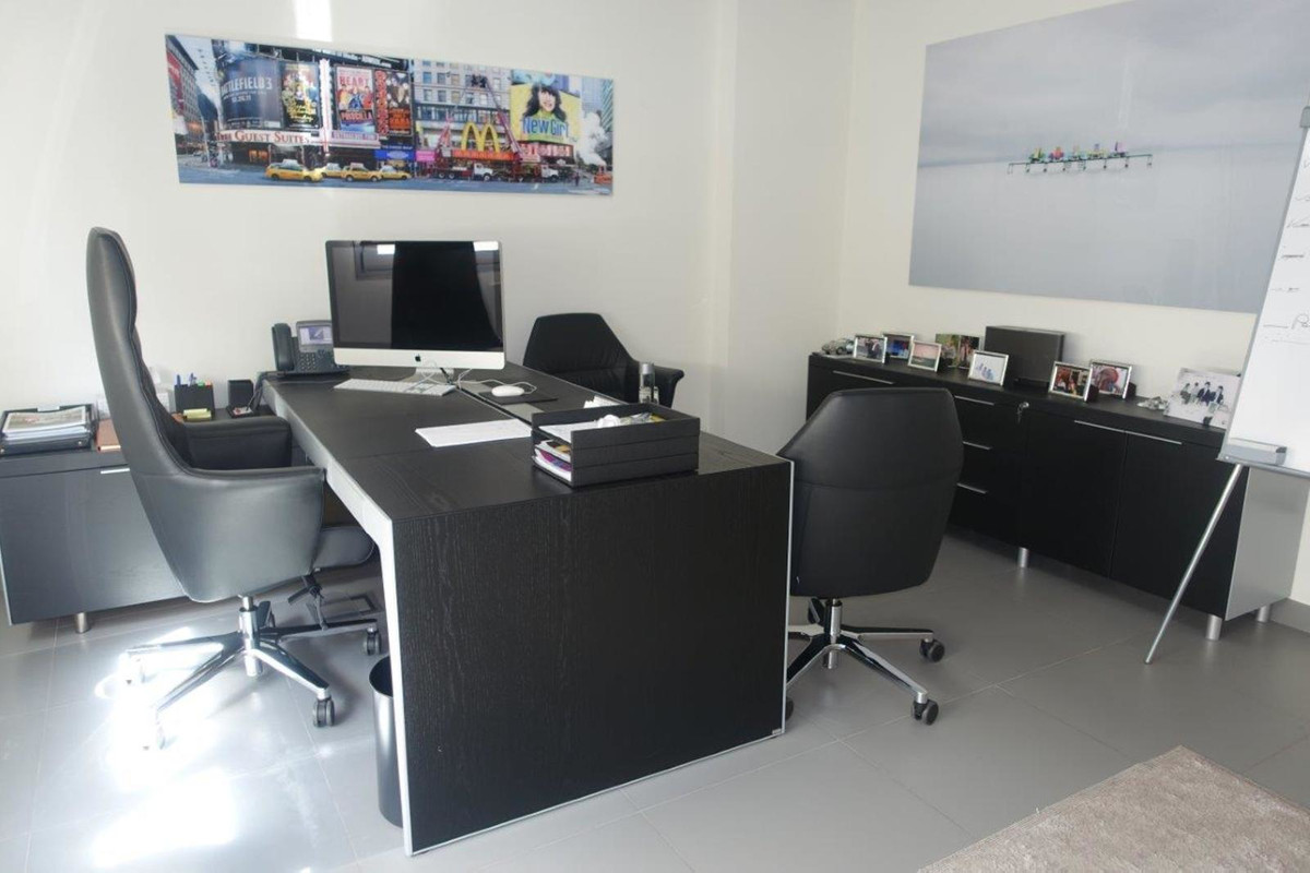 Commercial unit for sale in Puerto Banús Costa Del Sol, Málaga, Spain