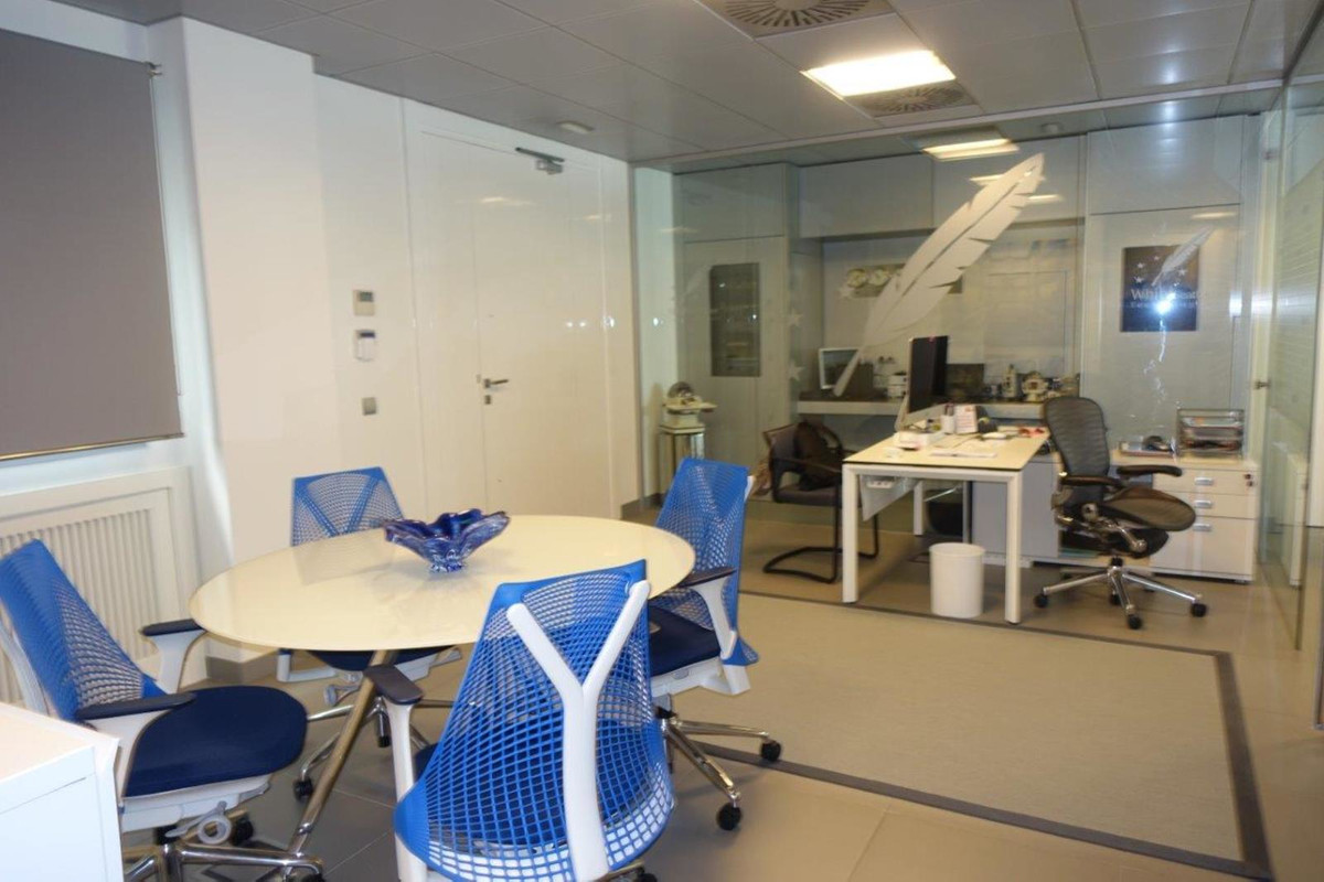 Commercial unit for sale in Puerto Banús Costa Del Sol, Málaga, Spain