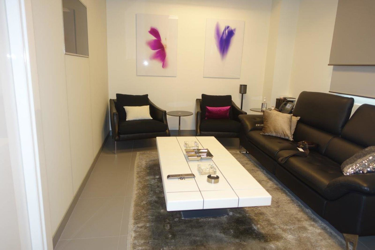 Commercial unit for sale in Puerto Banús Costa Del Sol, Málaga, Spain