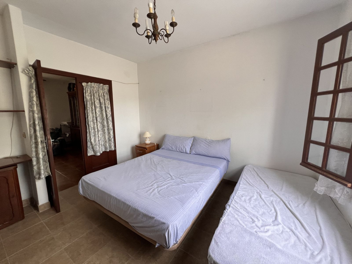5 Bed Townhouse for sale in Selwo Costa Del Sol, Málaga, Spain