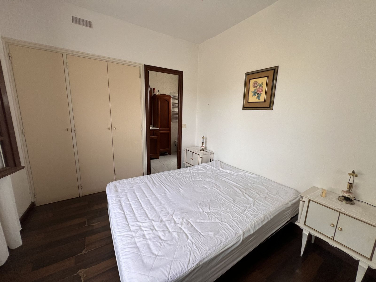 5 Bed Townhouse for sale in Selwo Costa Del Sol, Málaga, Spain